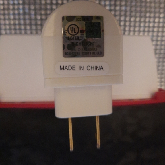 New In Box Santa Nightlight Holiday Memories Stain Glass Red Pattern 14cm x 11cm - Picture 2 of 4